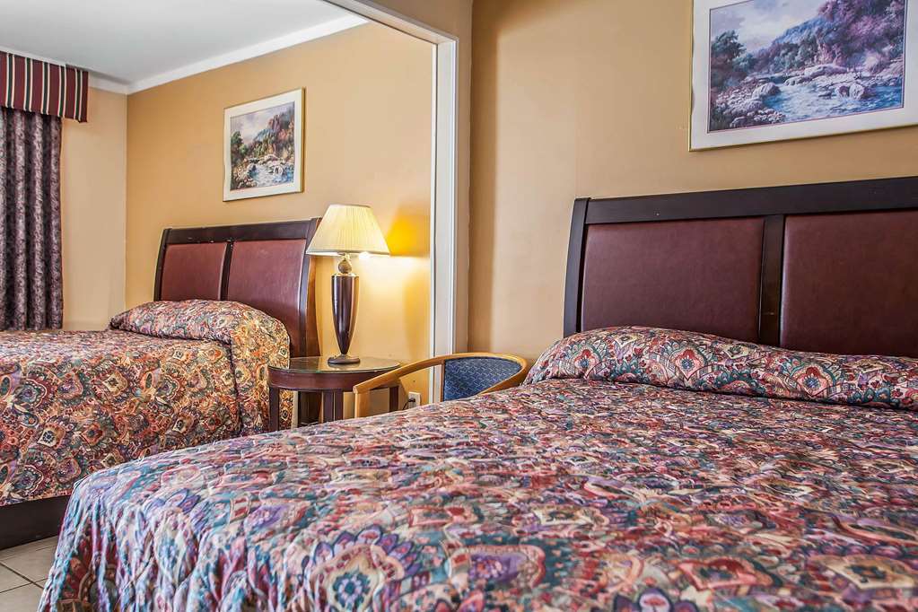 Flamingo Hotel 3*